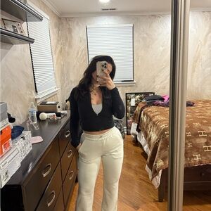 Lululemon Athletica Crème Activewear